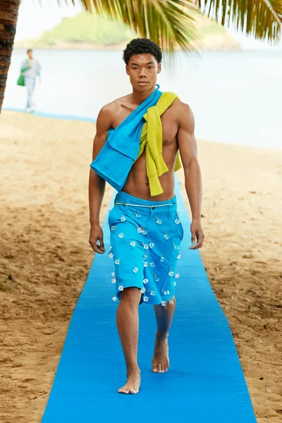 Look 19